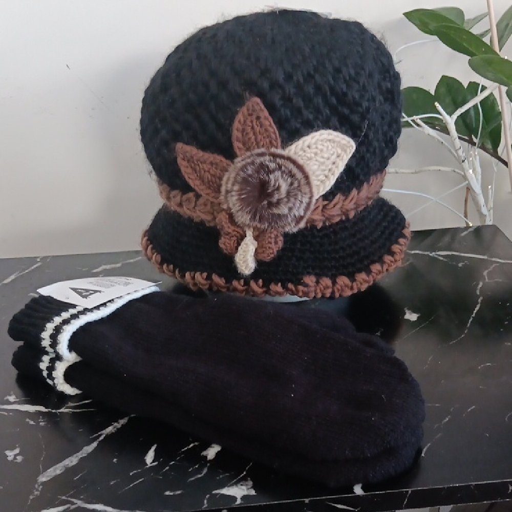 Bucket Hat and Adult Mittens Lined Hat New
